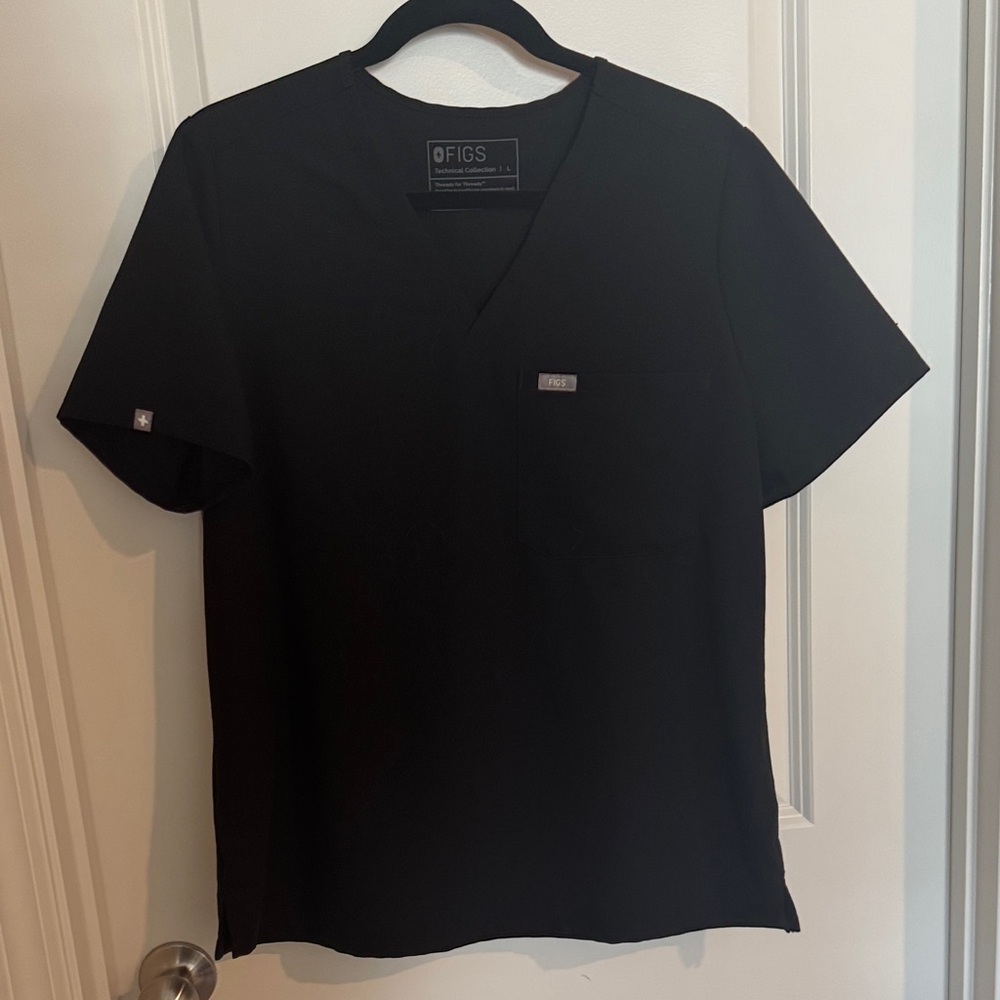 Figs Women's Black V-Neck Scrub Top